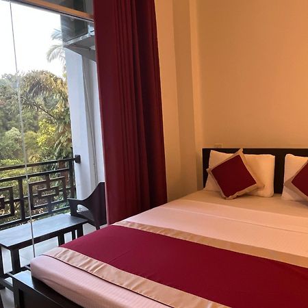 Kandy Rivers Edge Nature Resort Экстерьер фото