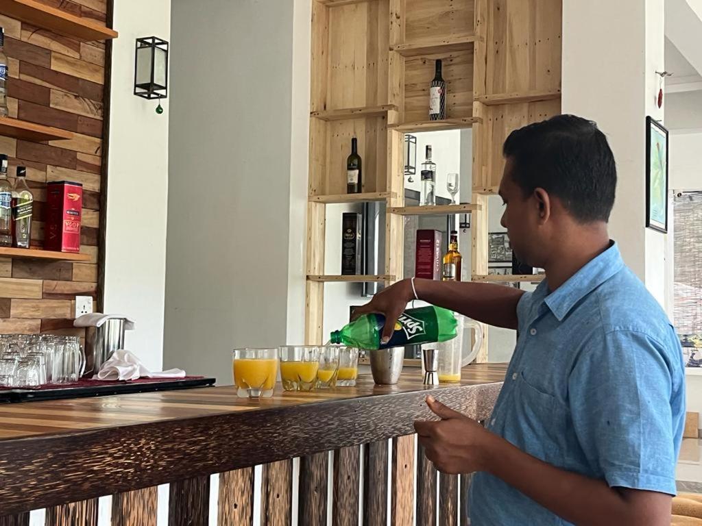 Kandy Rivers Edge Nature Resort Экстерьер фото