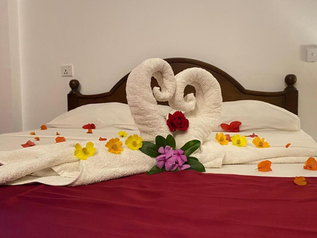 Kandy Rivers Edge Nature Resort Экстерьер фото