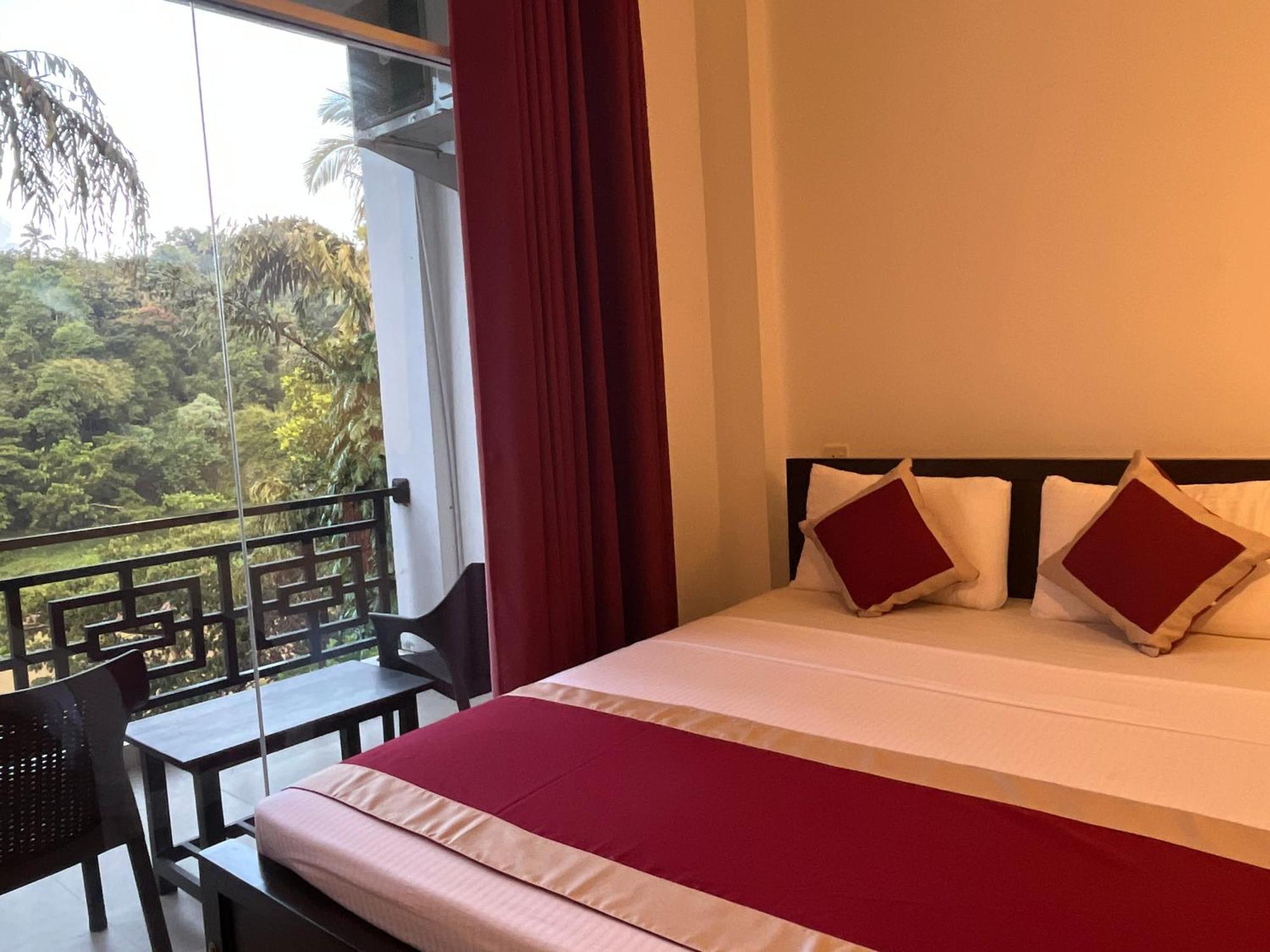 Kandy Rivers Edge Nature Resort Экстерьер фото