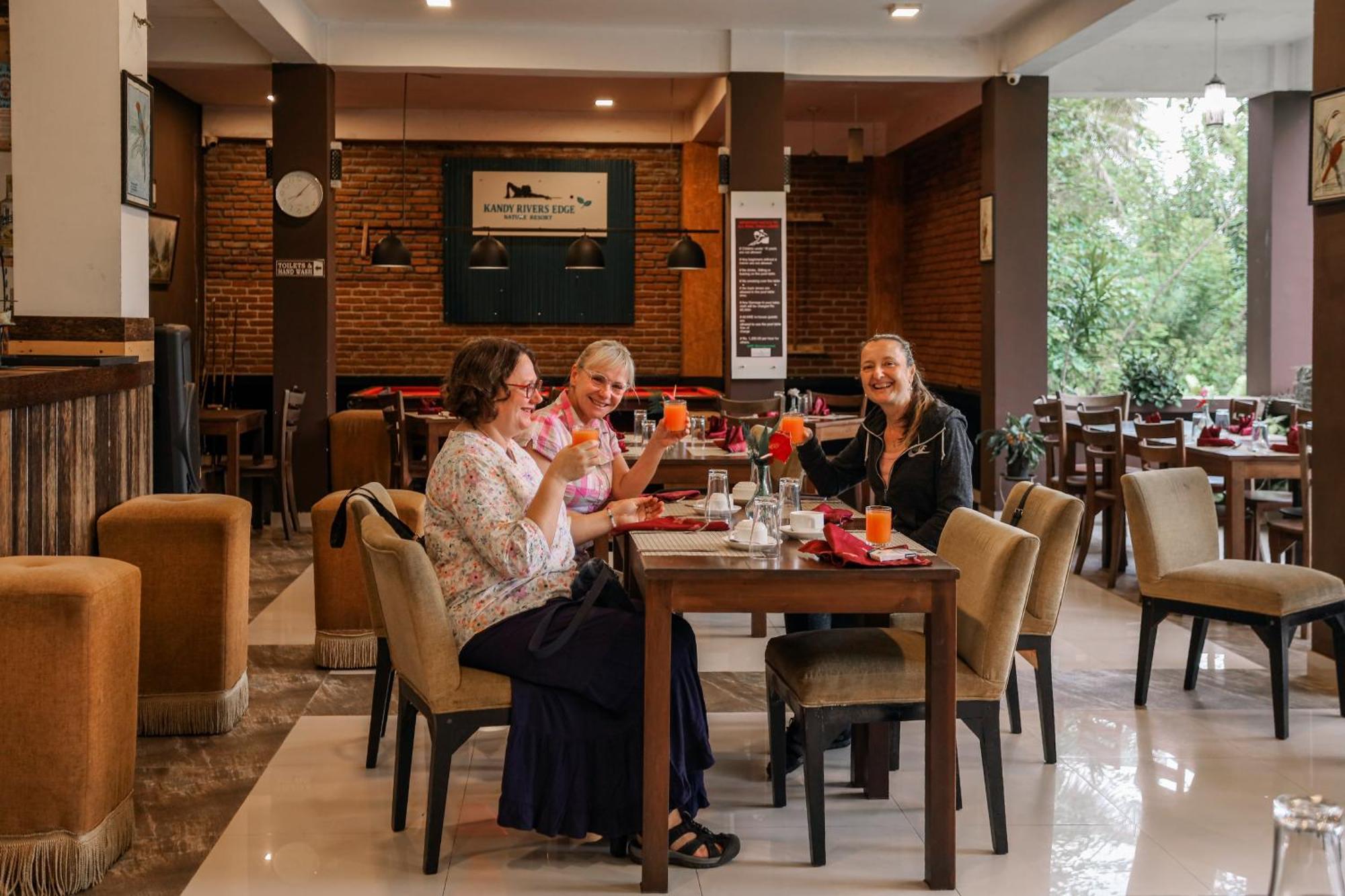 Kandy Rivers Edge Nature Resort Экстерьер фото