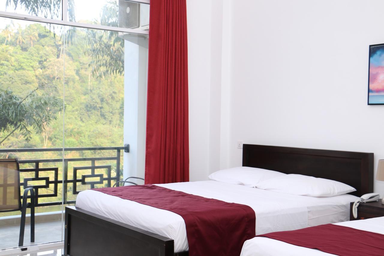 Kandy Rivers Edge Nature Resort Экстерьер фото